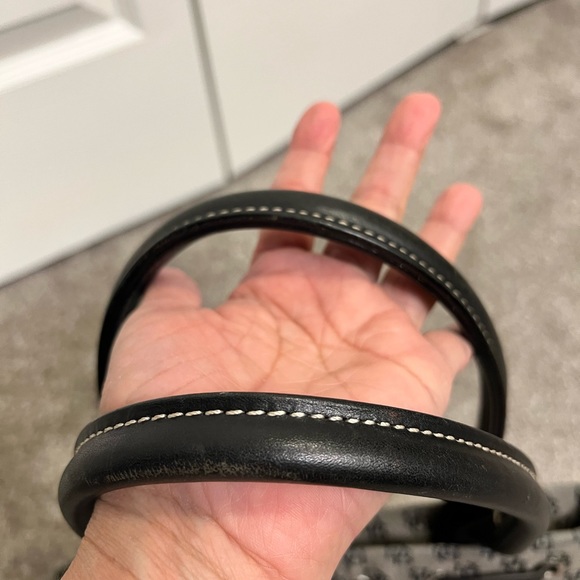 Vintage Dooney & Bourke hang bag - Picture 10 of 11